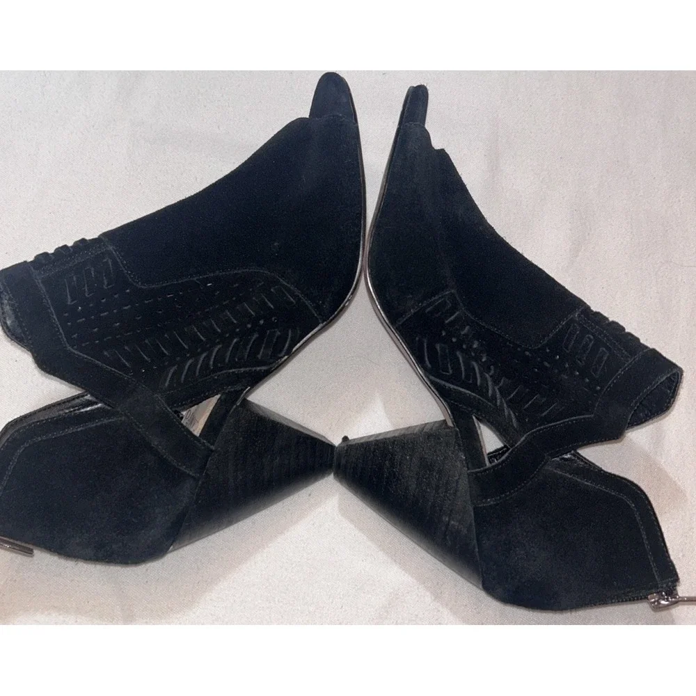 Vince Camuto Ankle Open Toe Booties‎ Black Ebelin Heels Size 9M/40 Suede Zip up